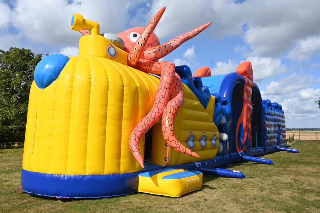 Hindernissenparcours OCTOPUS RUN met PILLOW JUMP!